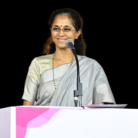 खासदार सुप्रिया सुळे यांना 'संसदिय लोकशाहीत प्रभावी सातत्यपूर्ण योगदान' पुरस्कार जाहीर