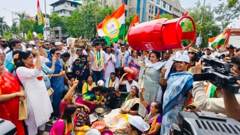 [Mid-Day]NCP (SP) stages protest in Navi Mumbai over unemployment and inflation