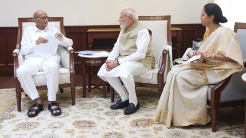शरद पवार, सुप्रिया सुळे यांची पंतप्रधान नरेंद्र मोदींसोबत बैठक
