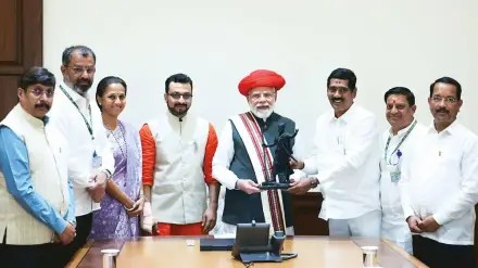 पवार गटाच्या खासदारांची मोदींशी चर्चा; दुष्काळ, कांदा, पाणीप्रश्नांसह पायाभूत सुविधांच्या प्रकल्पांना गती देण्याची मागणी