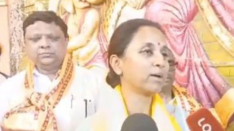 पाऊस नाही, महागाई वाढली; सुप्रिया सुळेंनी गणपतीला घातलं साकडं