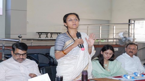 संविधानाने दिलेला अधिकार धोक्यात, महायुतीला हद्दपार करण्याची वेळ